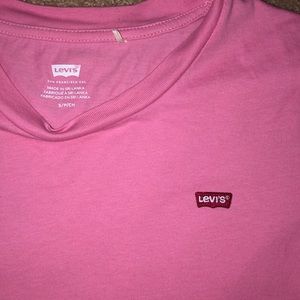 Levi’s short t-shirt